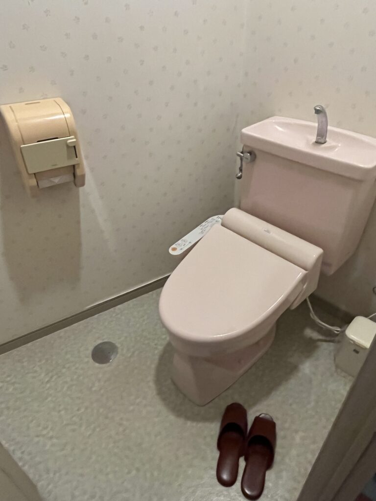 コテージ・ヒムカ（フェニックスシーガイアリゾート）の室内の様子、トイレ