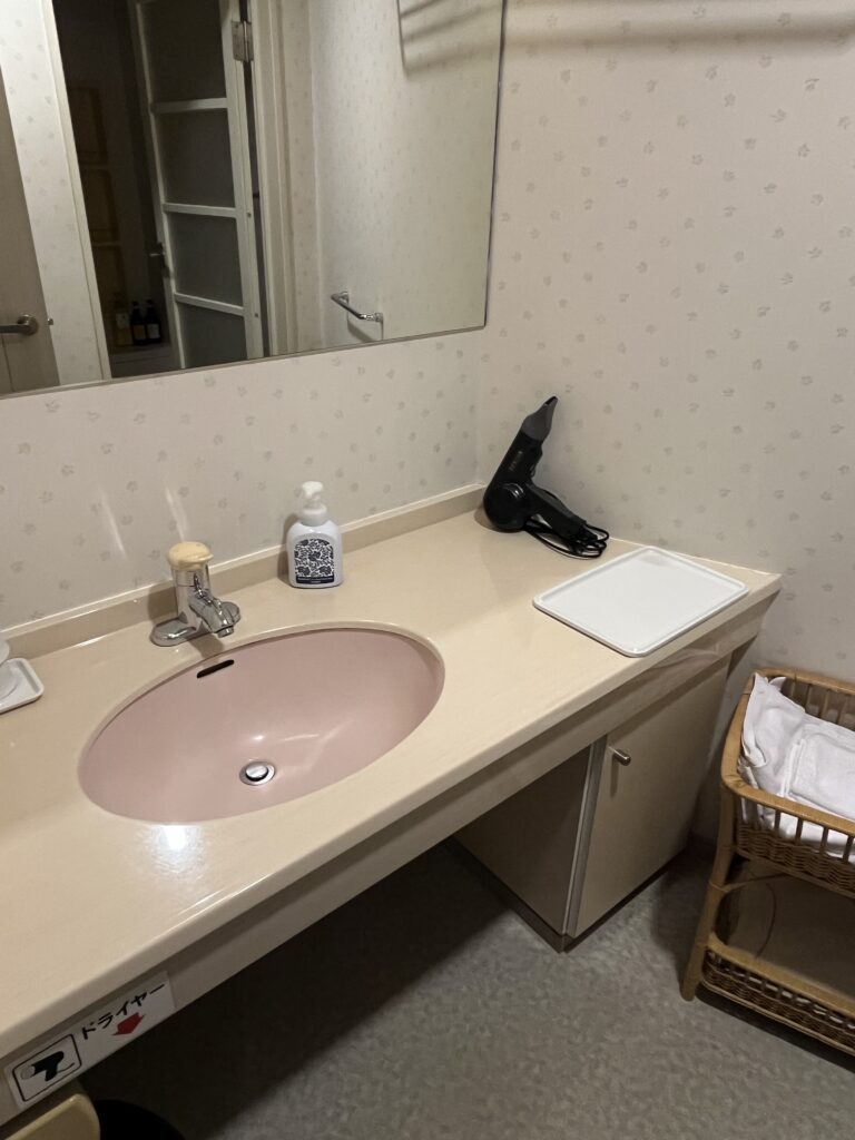 コテージ・ヒムカ（フェニックスシーガイアリゾート）の室内の様子、洗面所
