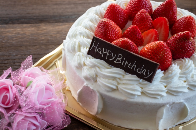 2歳の誕生日は何する？やっぱりお誕生日といけばバースデーケーキ